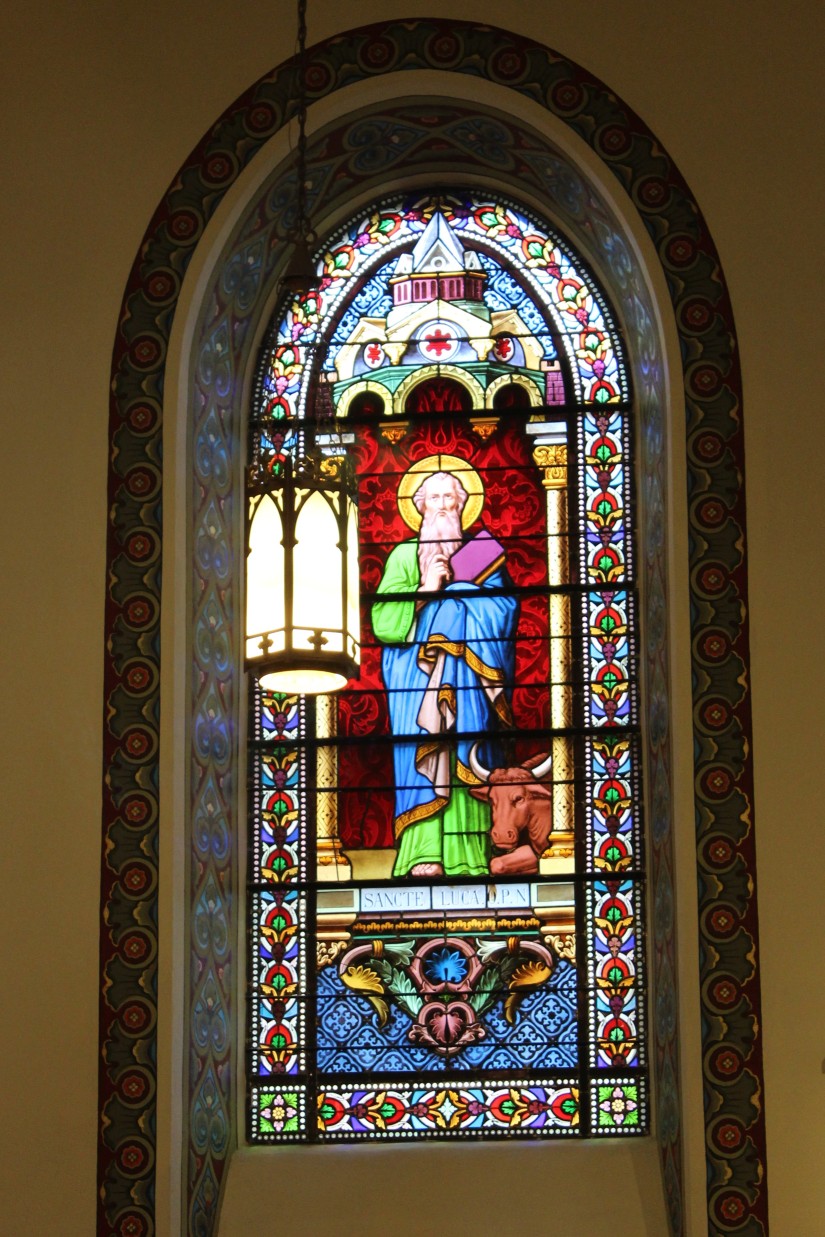 Stained glass depicting a Saint Luca